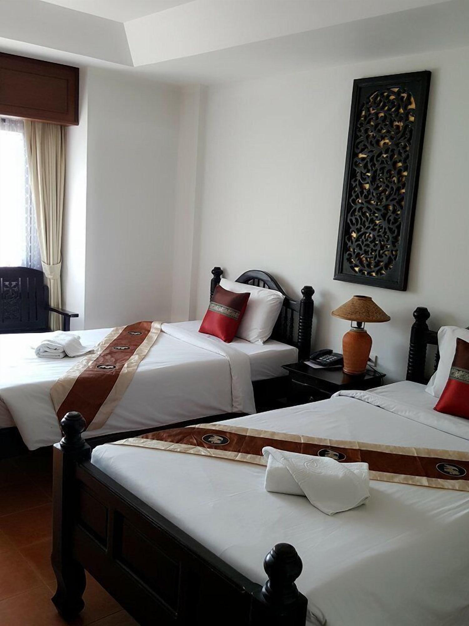 Wangburapa Grand Hotel Chiang Mai Exterior foto