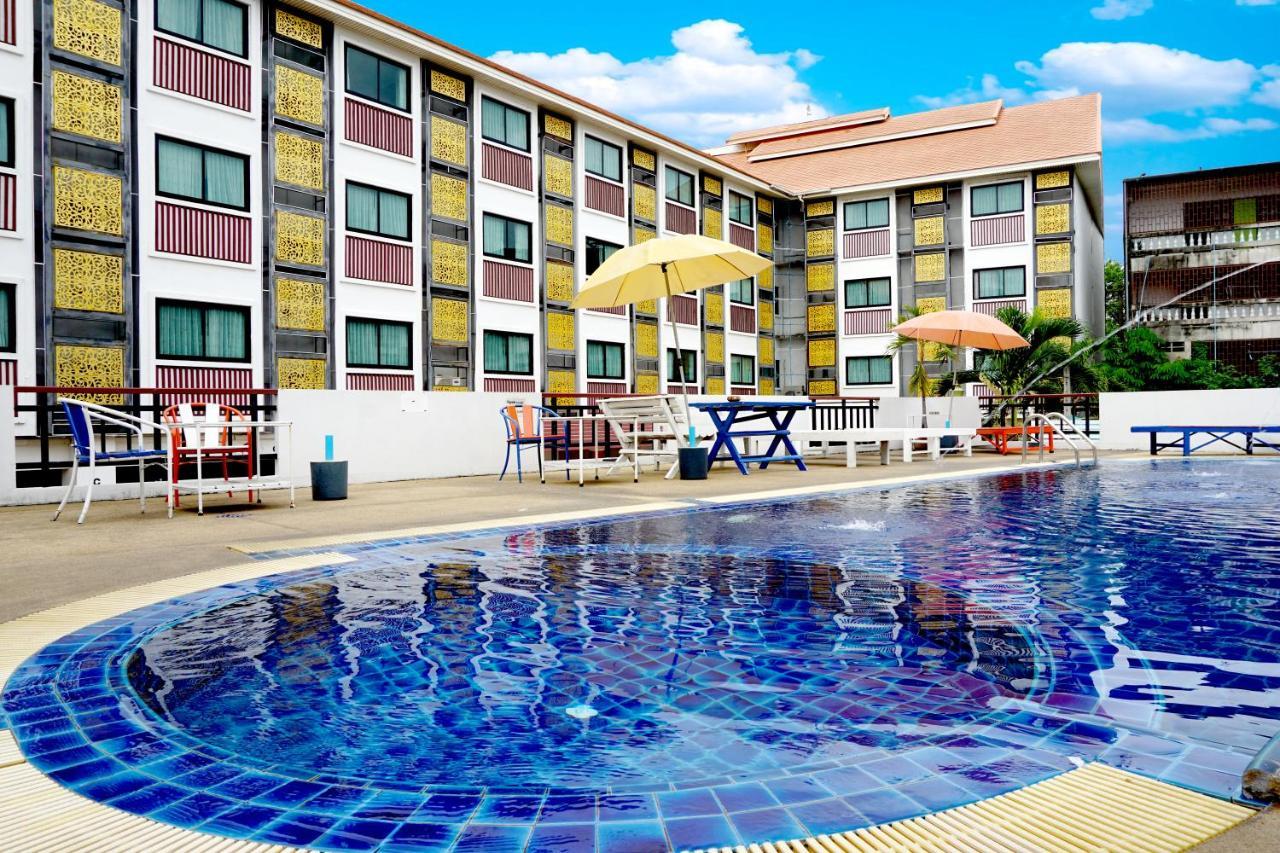 Wangburapa Grand Hotel Chiang Mai Exterior foto